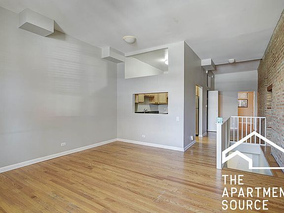 3rd image of 3535 N Southport Ave APT 1S