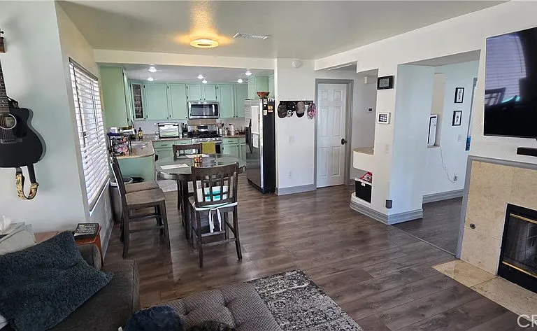 40023 Myrtlewood Ct — Photo 2