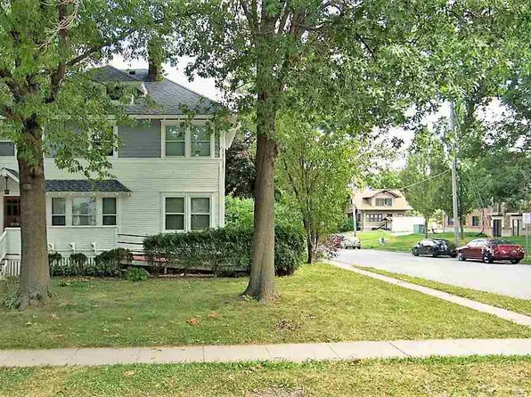 730 E College St, Iowa City, IA 52240