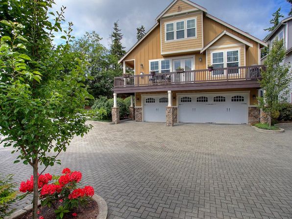 3213 Emerald Ln