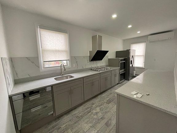 5th image of 450 Home Ave #1