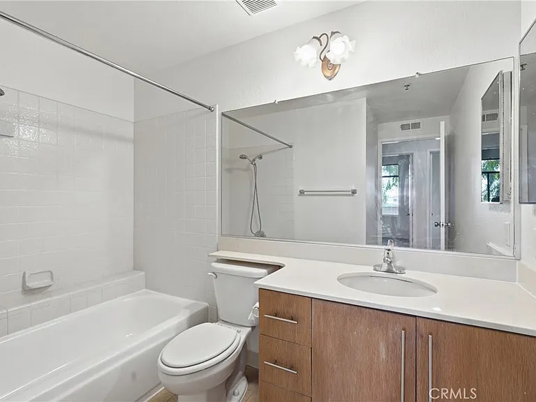 2559 Plaza Del Amo #104 — Photo 19