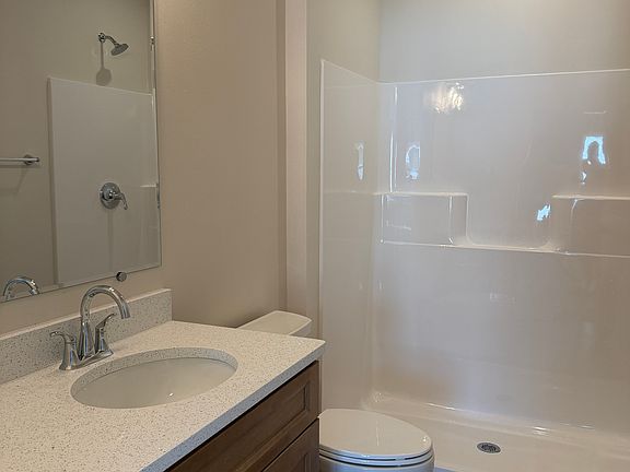 4th image of 646 S Marion Ave #646