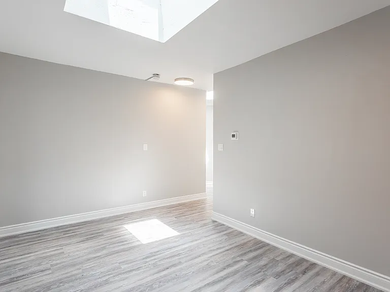 1141 Main St E #2 — Photo 19