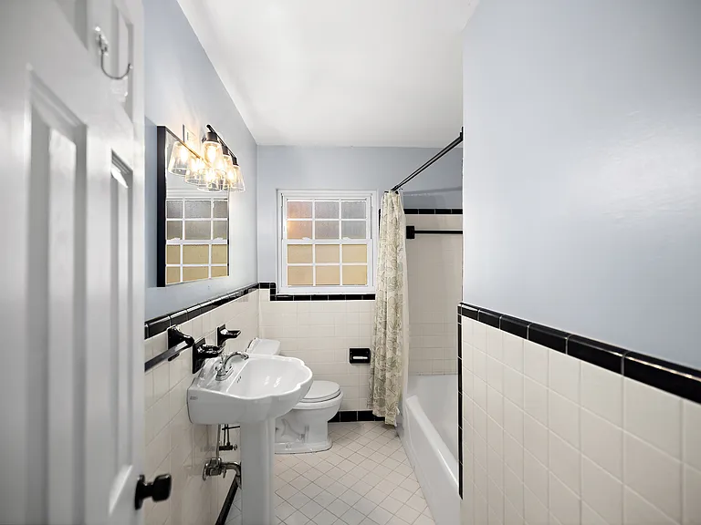 328 Plymouth Ave — Photo 28
