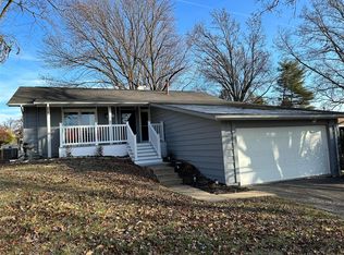 12177 Oakwilde Ct, Maryland Heights, MO 63043