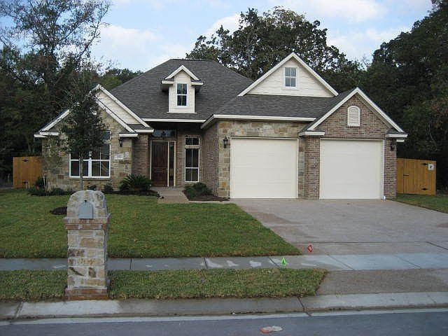 2nd image of 2931 Ambrose Dr