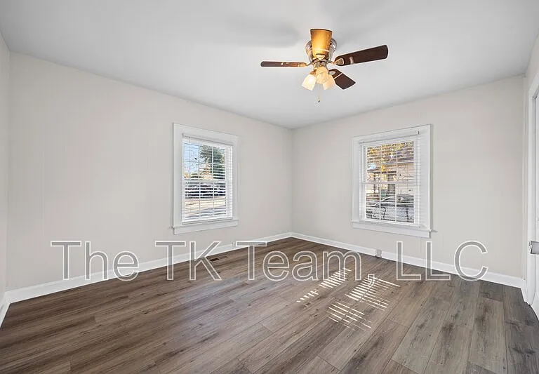 807 N Morris St — Photo 6