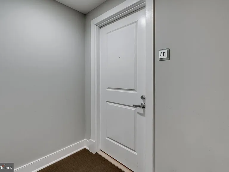 820 N Pollard St #511 — Photo 10