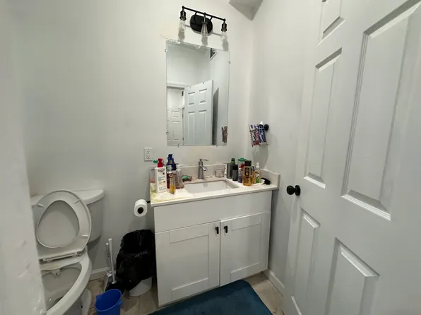 215 Lincoln Street image 9 of 12