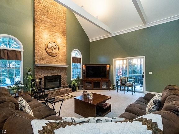 3rd image of 313 Greens Ridge Road