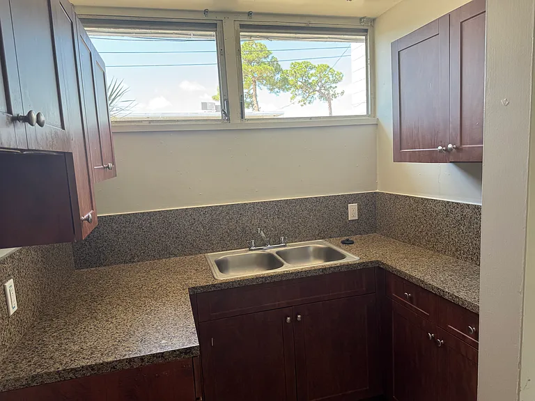 Cocoa Hilltop Apartments — Photo 22