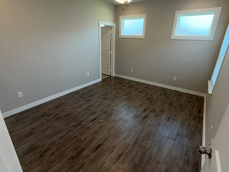 507 Wrigley Ln — Photo 4