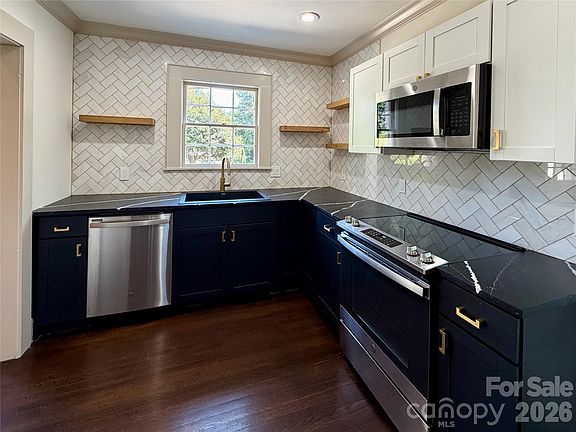 5th image of 1024 Rockway Dr