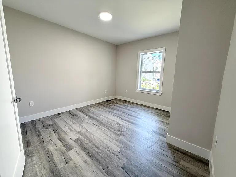 10 Cawfield St #1R — Photo 6