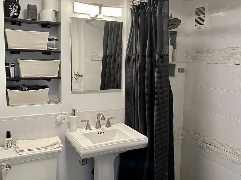 1415 Victoria St #1516 — Photo 14