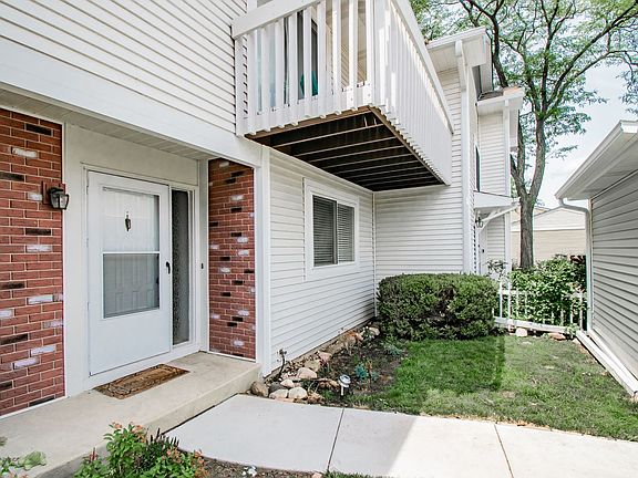 3rd image of 1030 Cumberland Ct