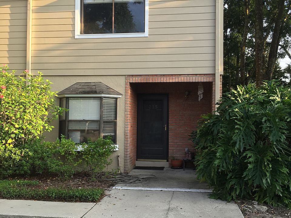 1st image of 215 Sandlewood Trl