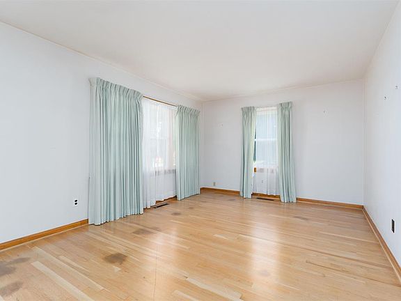 4th image of 3601 Placid Pl E