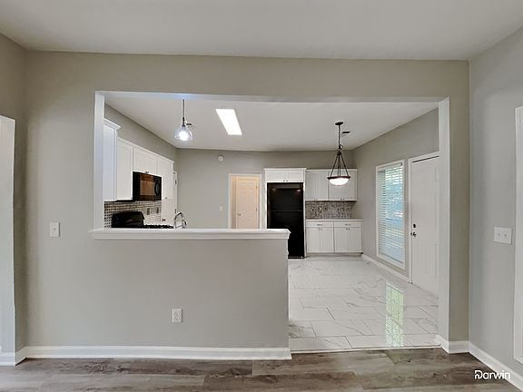 2nd image of 1557 Silver Ridge Dr