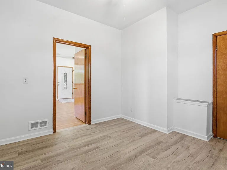 2301 Bayside Dr — Photo 8
