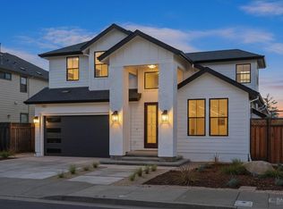 3727 Paxton Pl, Santa Rosa, CA 95404