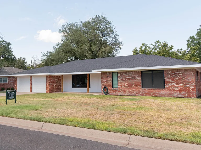 2504 Sinclair Ave — Photo 2