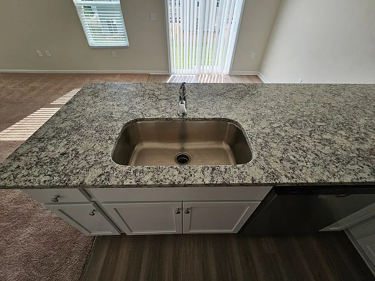 524 Hawley St — Photo 10