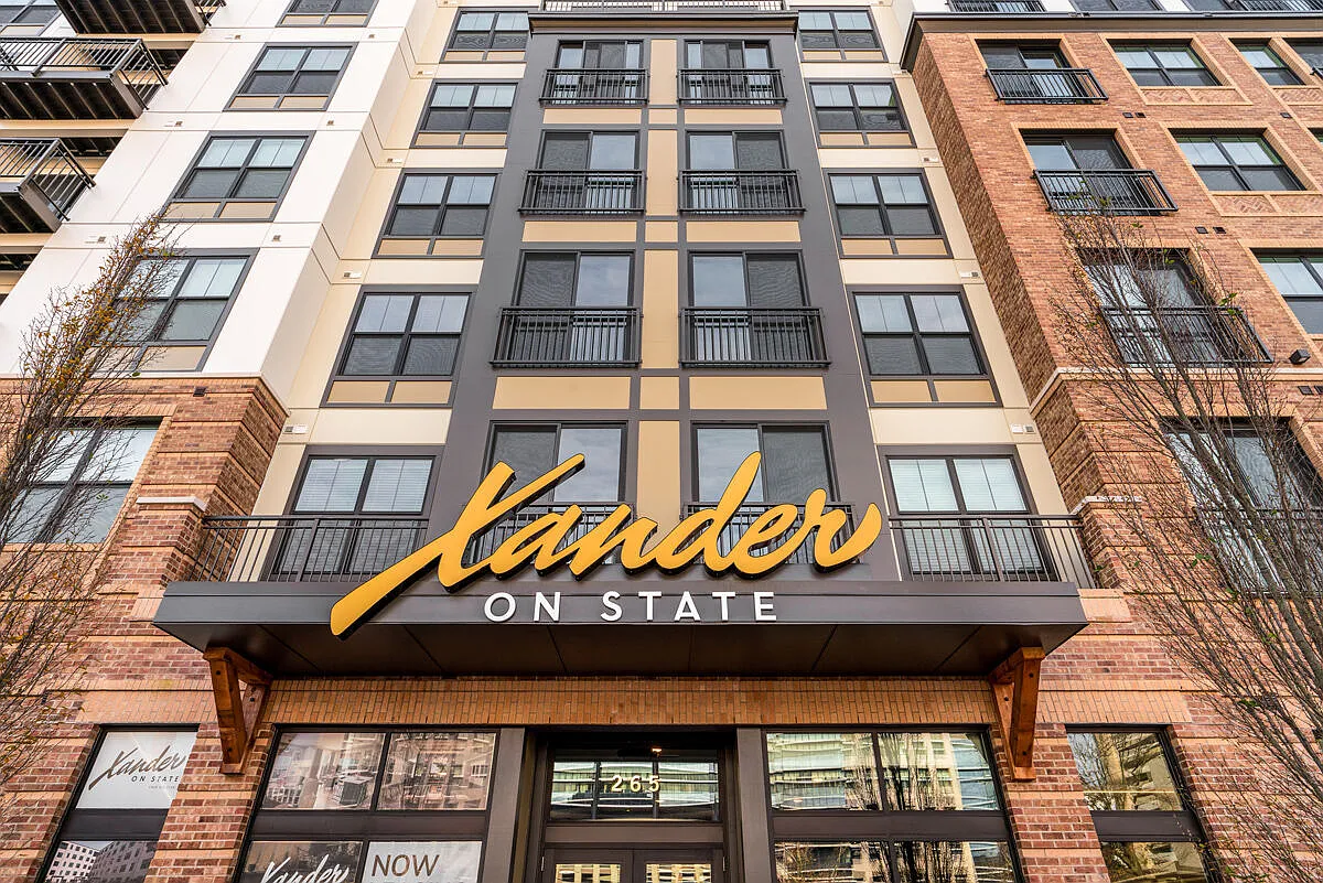 Xander on State — Photo 3