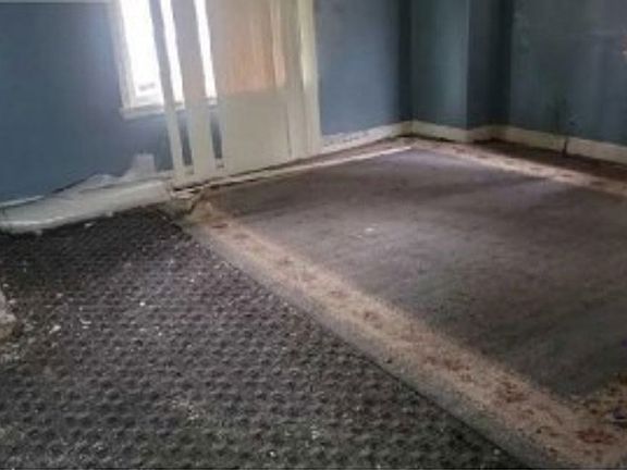 3rd image of 14221 S Edbrooke Ave