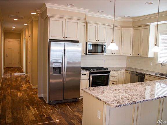 3rd image of 2222 Park View St NE