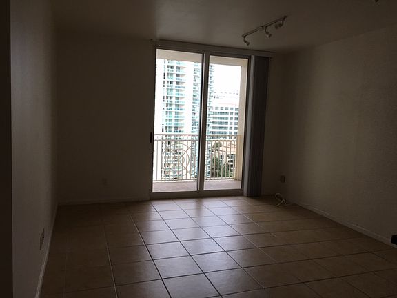 2nd image of 511 SE 5th Ave APT 1520