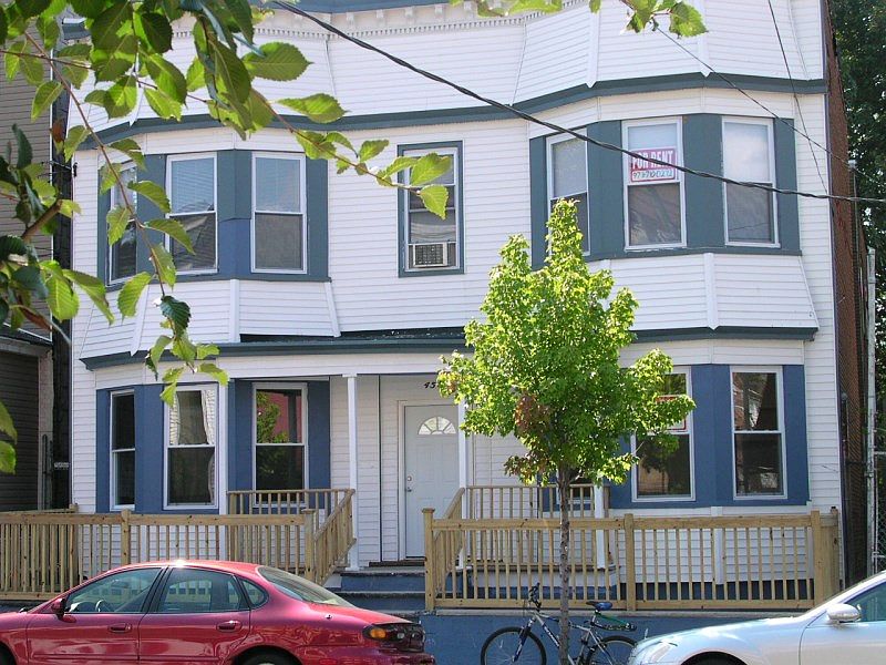 1st image of 450 Avon Ave #1