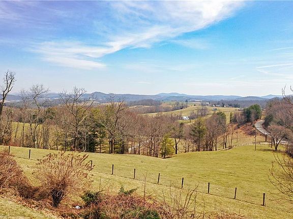 5th image of 185 Effies Knob Ln