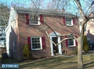 1423 Wynnewood Rd, Ardmore, PA 19003