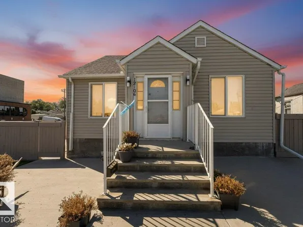 12106 77th St NW, Edmonton, AB T5B 2G8