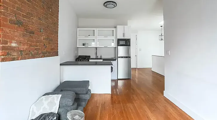 Rented by Hagstrom Management Inc | media 24