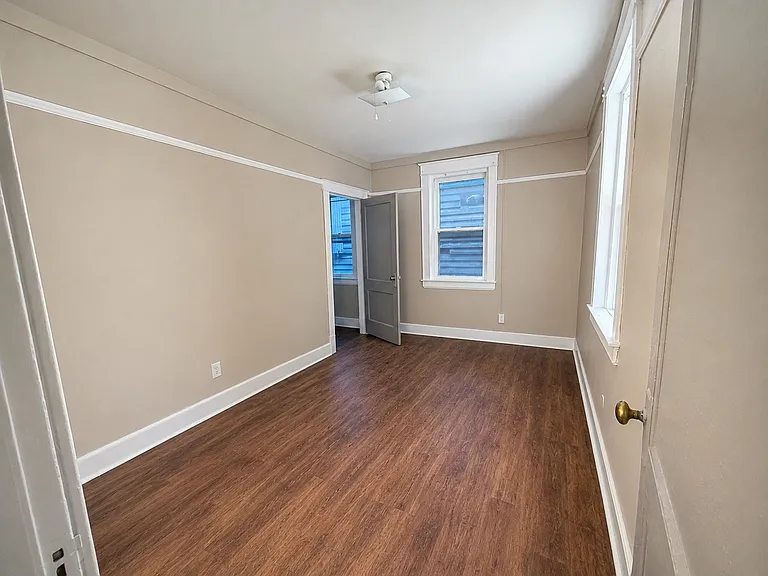 89 Clinton St #7 — Photo 6