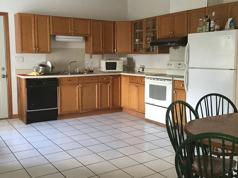 650 Franklin St #2 — Photo 2