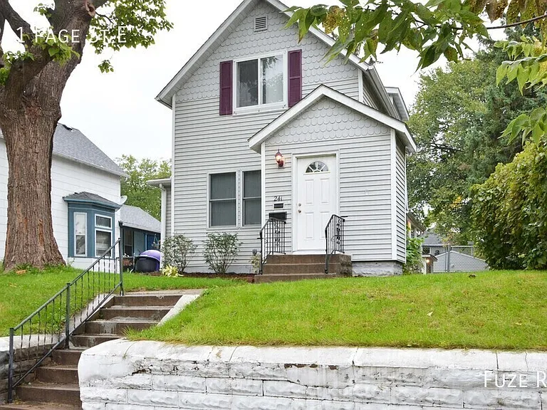241 Page St E — Photo 26