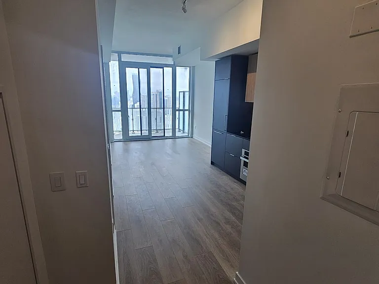 1 Fairview Rd E #3106 — Photo 3