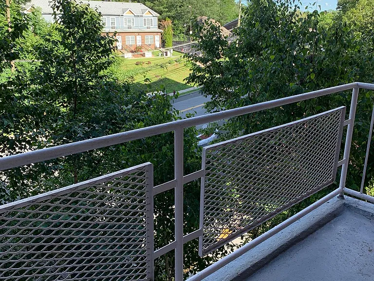 1160 Midland Ave — Photo 19