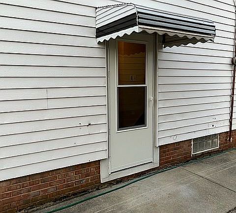 4th image of 5901 Traymore Ave