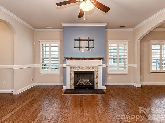 5th image of 111 Coral Ln