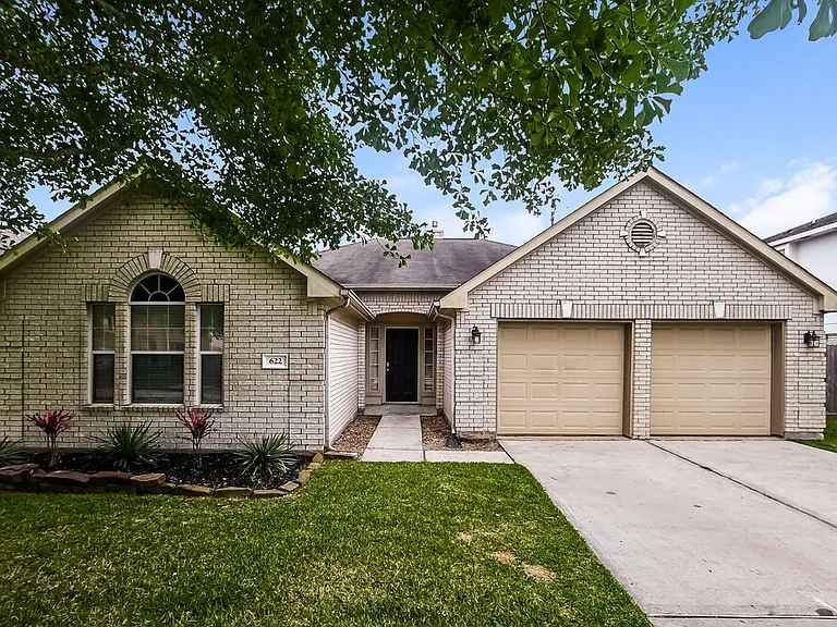 622 Oak Briar Dr — Photo 1