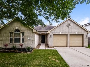 622 Oak Briar Dr, Kemah, TX 77565
