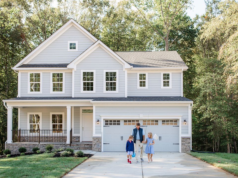 Final Phase of The Ridge - high-end finishes, garages mountain views! Only 4 homesites remain!