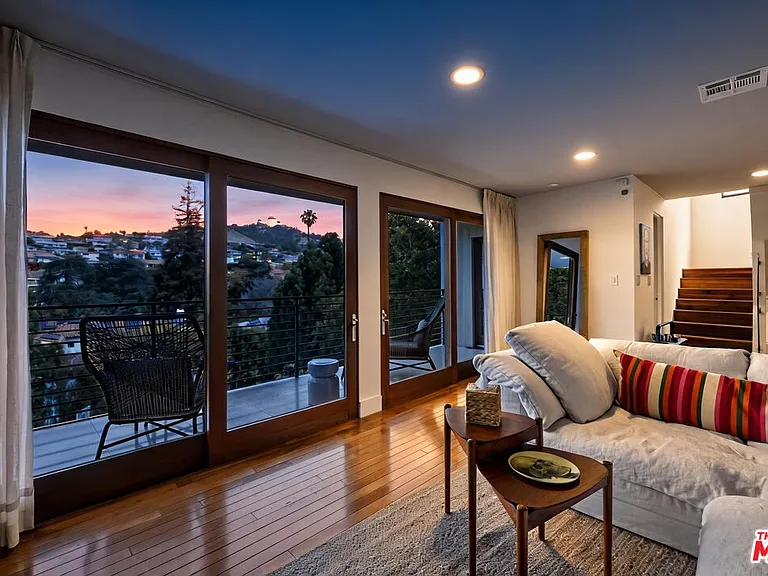 2035 De Mille Dr — Photo 10