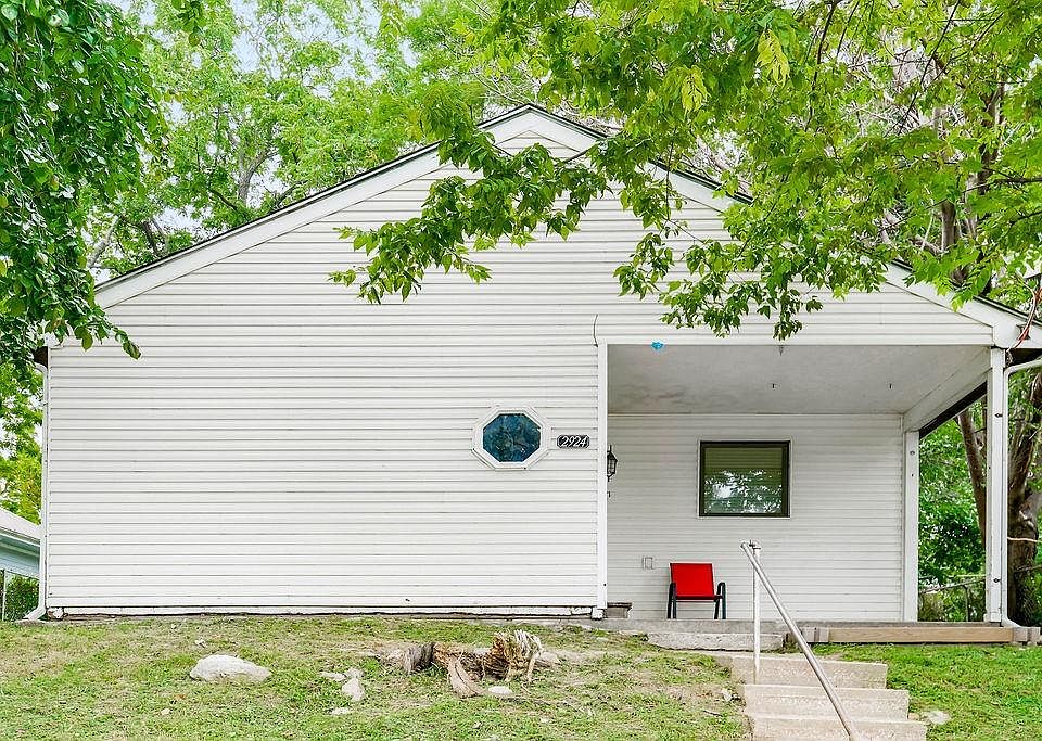 1st image of 2924 Wayne Ave