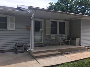 112 Rosewood Dr, Jerseyville, IL 62052